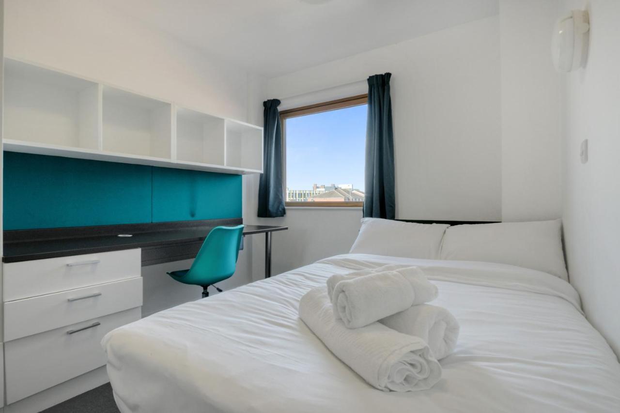 Bright & Central Room In Luton, Sleeps 2ルートン エクステリア 写真