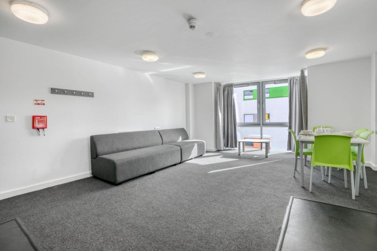 Bright & Central Room In Luton, Sleeps 2ルートン エクステリア 写真