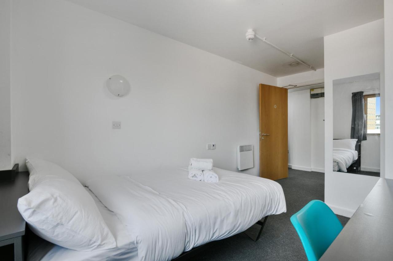 Bright & Central Room In Luton, Sleeps 2ルートン エクステリア 写真
