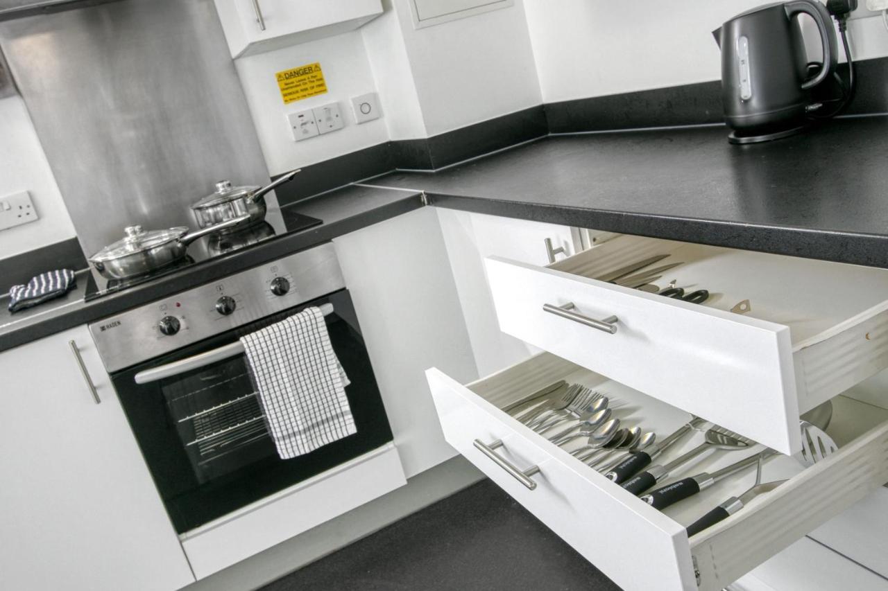 Bright & Central Room In Luton, Sleeps 2ルートン エクステリア 写真