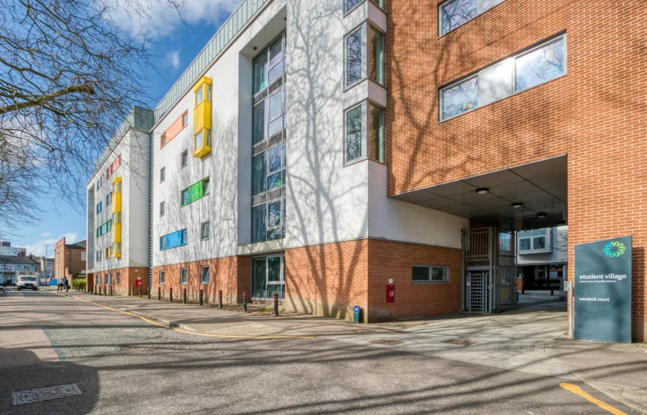 Bright & Central Room In Luton, Sleeps 2ルートン エクステリア 写真