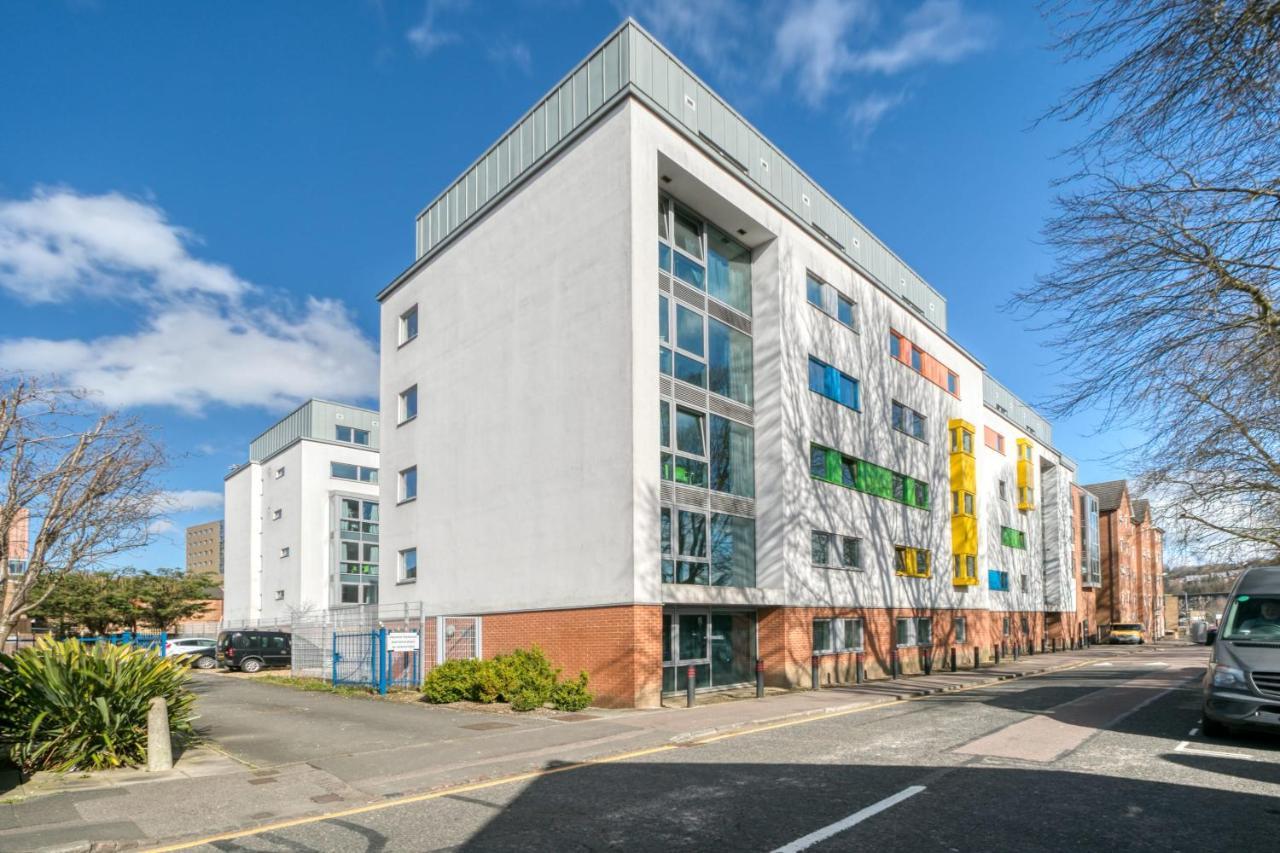 Bright & Central Room In Luton, Sleeps 2ルートン エクステリア 写真